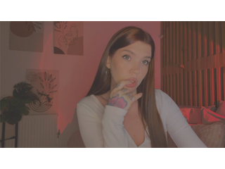 Klikni zde a chatuj s modelkou! Angelsweetshy